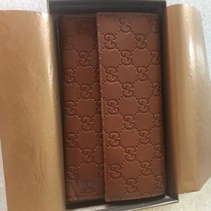 Gucci Women’s Wallet.
